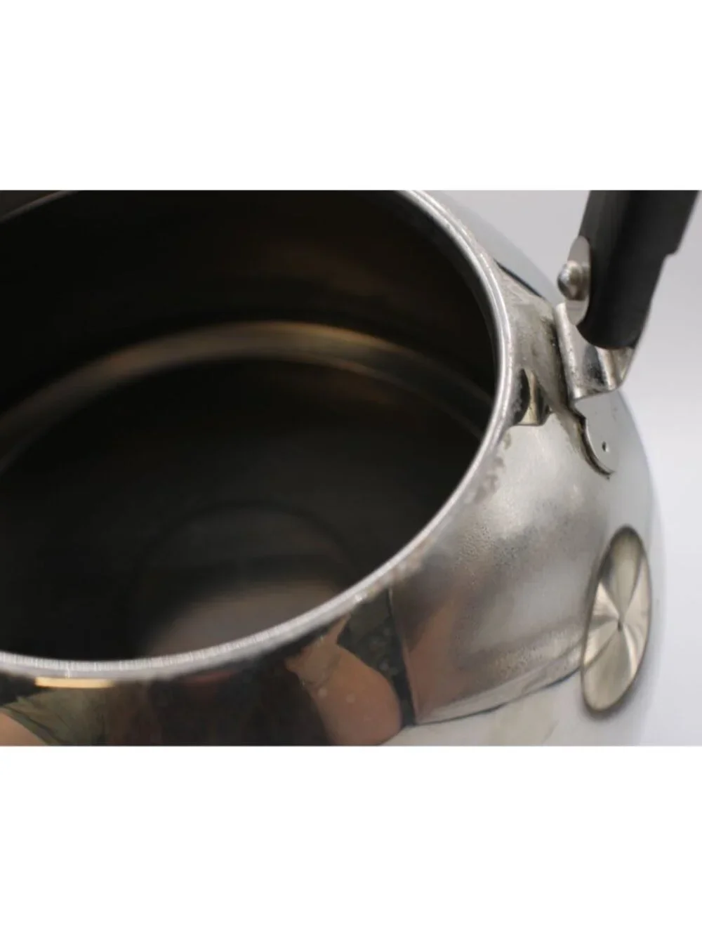 Stainless Steel Whistling Tea Kettle Black Handle Lid 2.5 Quart Vtg Thailand